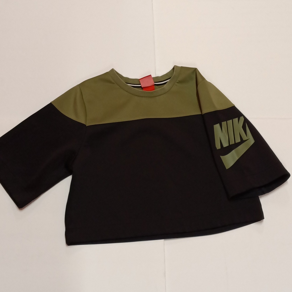 Nike Colorblocked Crop Top Camo Green & BlackSize m